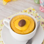 Mug cake met gezouten karamel