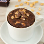 Chocolade mug cake met pindakaas