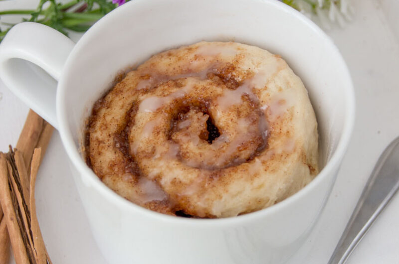 Cinnamon roll mug cake