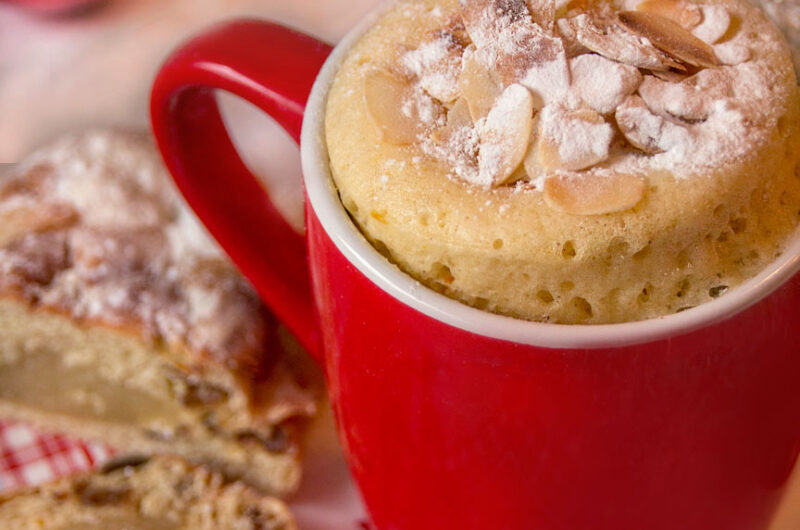 Kerst mug cake met amandelspijs