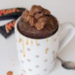 Chocolade mug cake met pindakaas