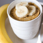 Havermout mug cake met pindakaas